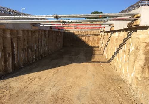 Décaissement de terrain : plateforme nivelée sur un chantier dans les Yvelines